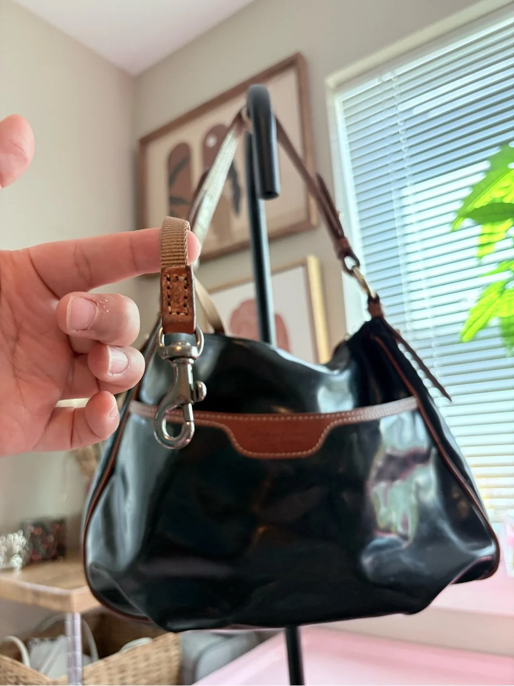 Dooney & Bourke black patent leather Bag purse - Picture 9 of 14